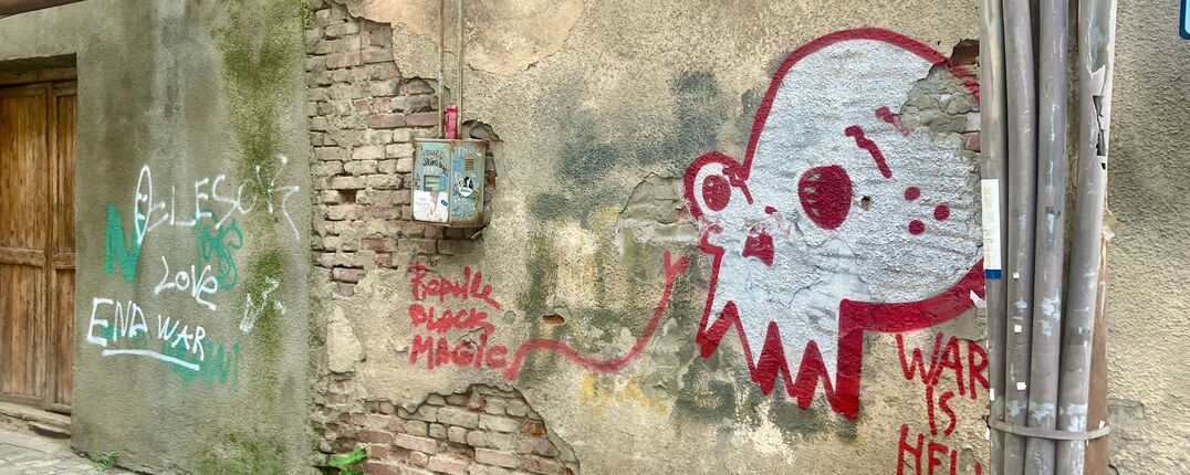 2022-tbilisi-war-is-hell-bullz-steklotour-2.jpg